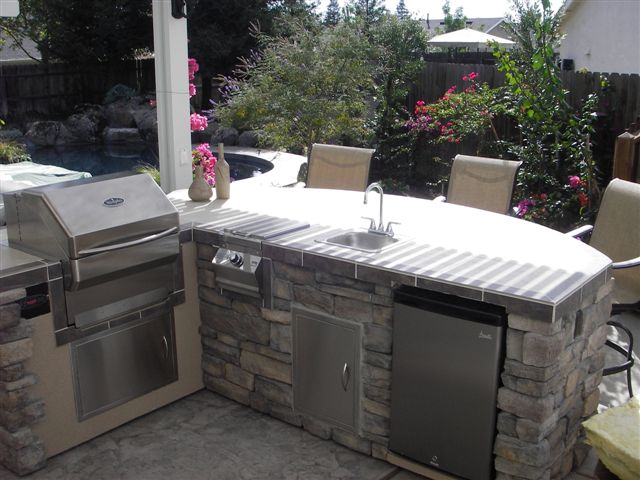 Outdoor Kitchen Ideas and Inspiration – Memphis Wood Fire Grills