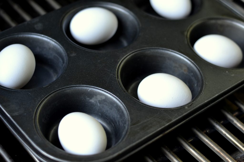 Grilling Eggs With a Wood Burning Grill